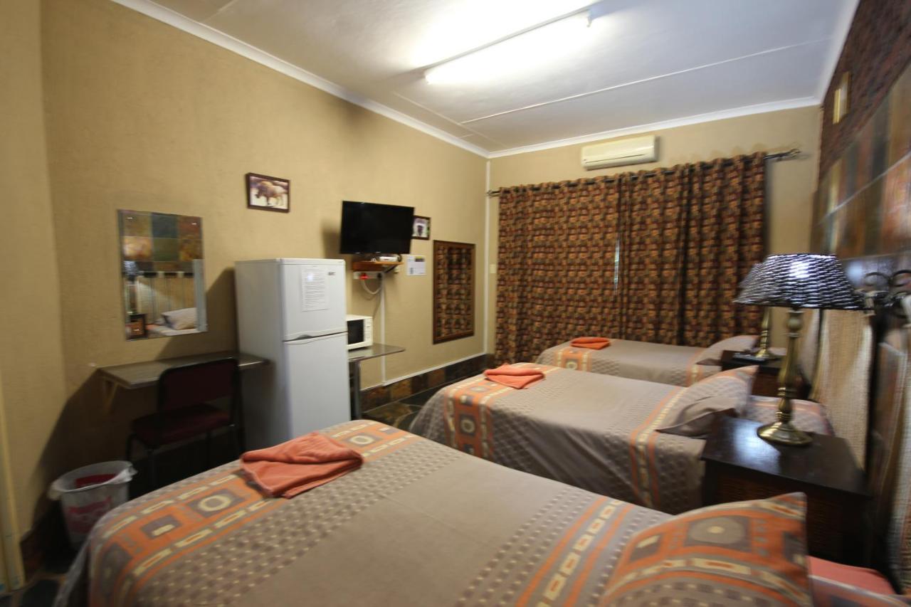 Ingwe Guesthouse ネルスプロイト エクステリア 写真