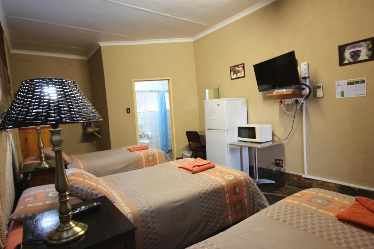 Ingwe Guesthouse ネルスプロイト エクステリア 写真