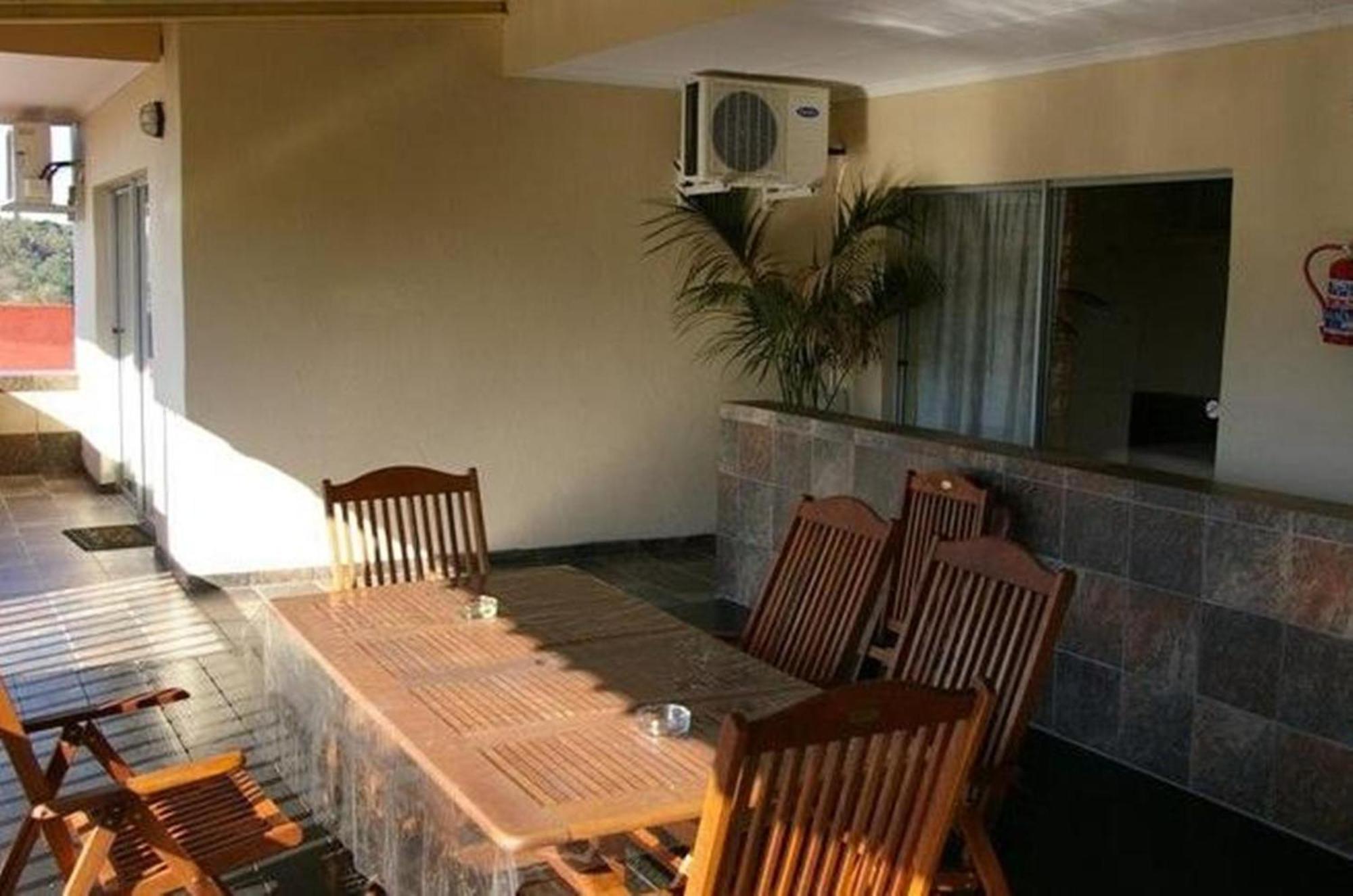 Ingwe Guesthouse ネルスプロイト エクステリア 写真