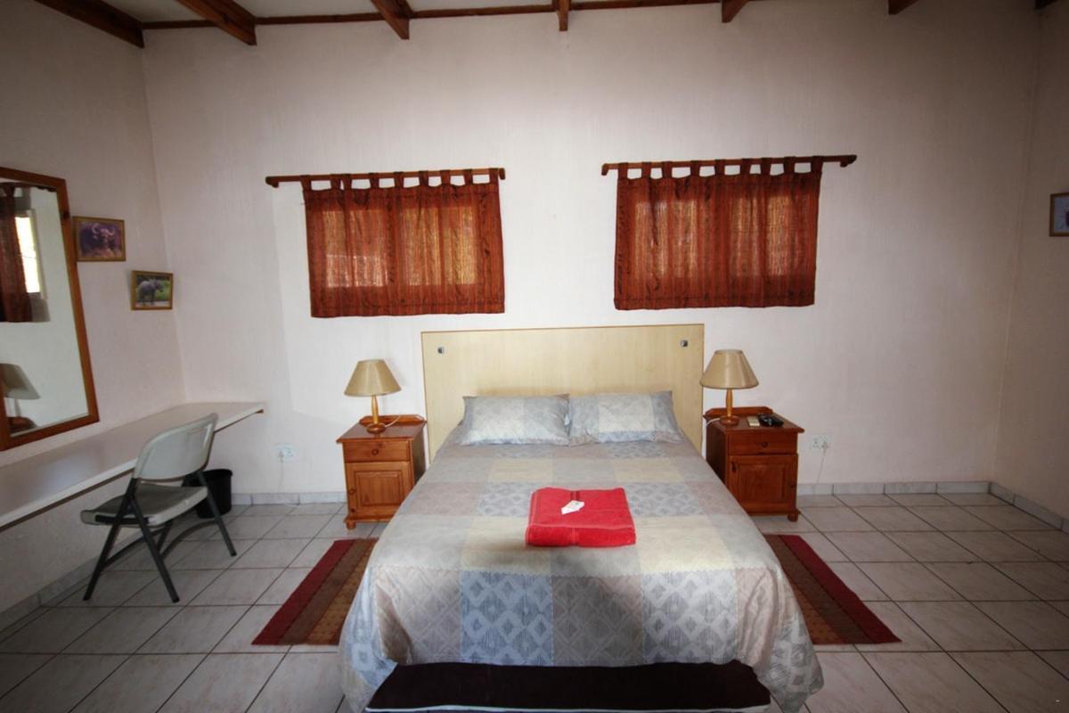 Ingwe Guesthouse ネルスプロイト エクステリア 写真