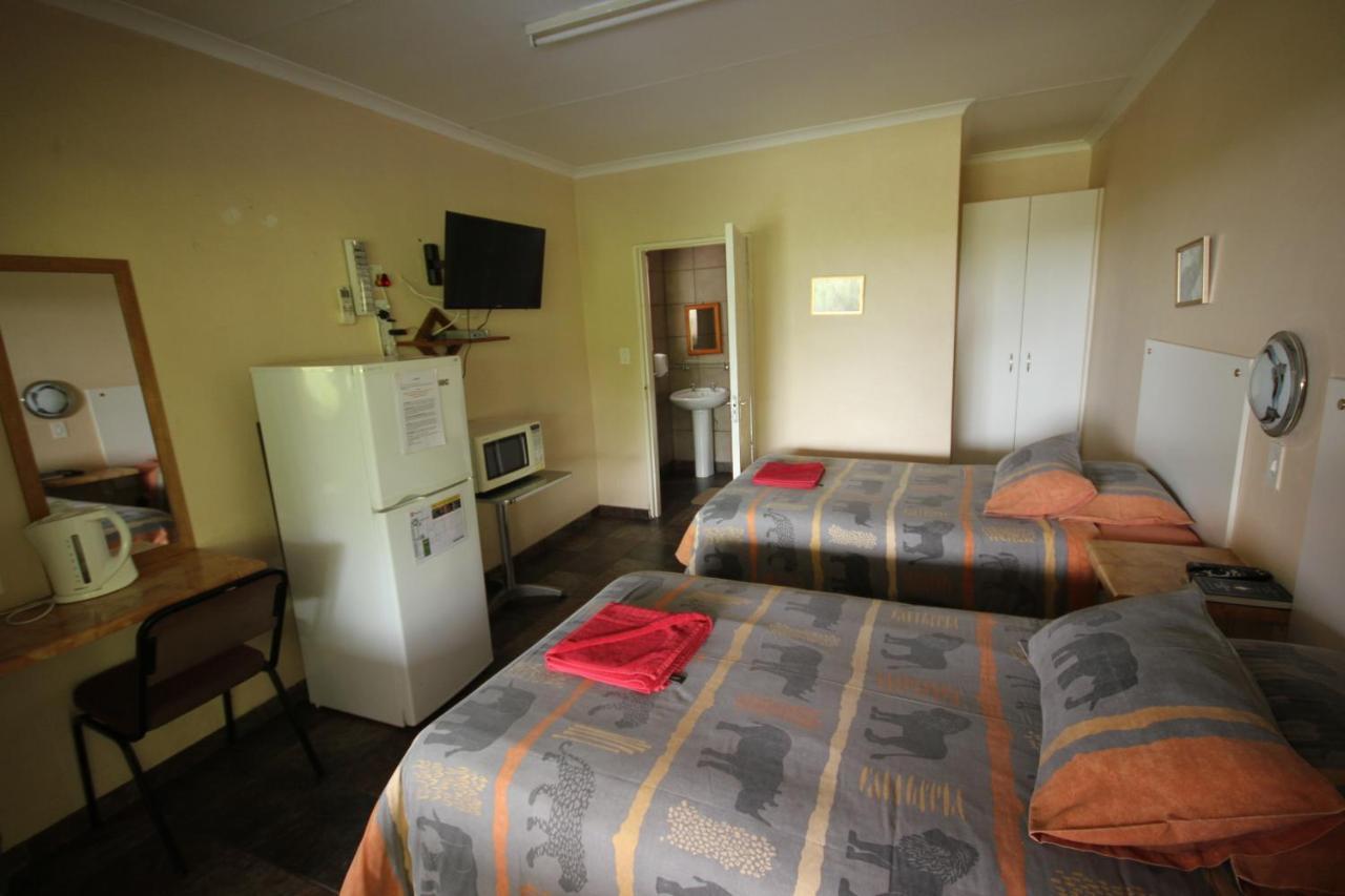 Ingwe Guesthouse ネルスプロイト エクステリア 写真