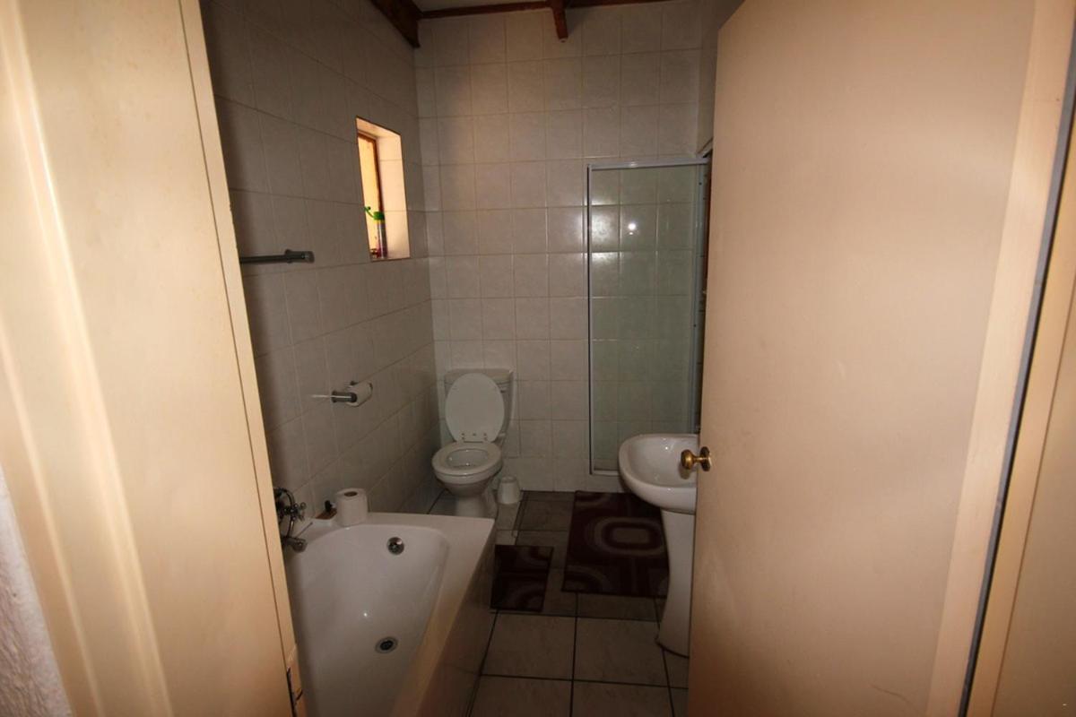 Ingwe Guesthouse ネルスプロイト エクステリア 写真